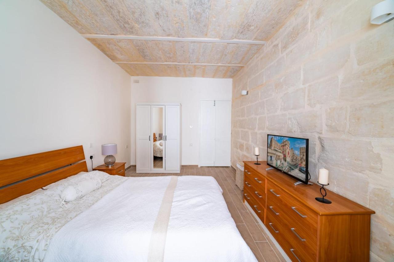 Central Valletta Townhouse-Hosted By Sweetstay Exterior photo